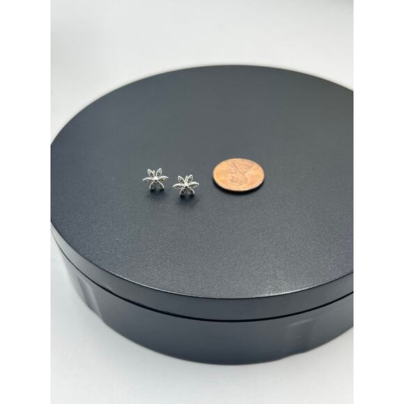 14k White Gold Diamond Vintage Flower Petal Design Stud Earrings - Picture 4 of 9